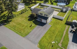 16 Sherbrook Drive, Bethlehem, NY 12158