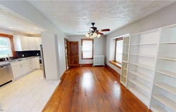 215 E Friend Street E, Columbiana, OH 44408