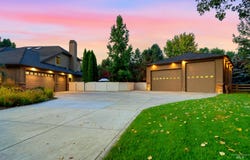 1877 E Woodvalley St, Eagle, ID 83616