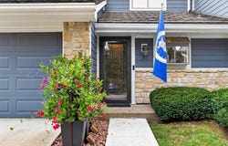 253 NE Edgewater Drive, Lee's Summit, MO 64064