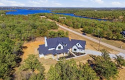1552 Lakeridge Boulevard, Sunset, TX 76270