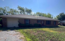 105 Tomie St, Quitman, TX 75783