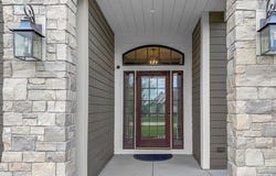 N18W24703 STILL RIVER Drive, PEWAUKEE, WI 53072