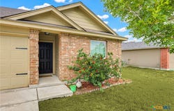 138 Talon Drive, Luling, TX 78648