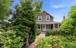 33 Prospect Road, Centerport, NY 11721