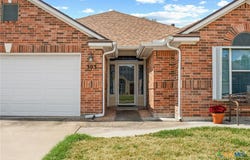 303 Waterstone, Victoria, TX 77901