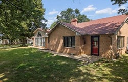301 E Walnut Street, Aurora, MO 65605
