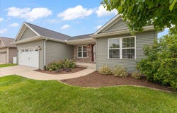 35 Lodge Trail, Monticello, IL 61856