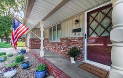 810 W 25th Ave, Hutchinson, KS 67502