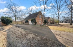 2174 KNOLL Ln, Germantown, TN 38138