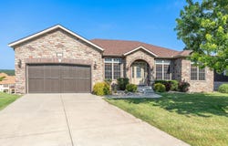 185 Stoney Pointe Drive, Hollister, MO 65672