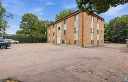 412 S Thompson Ave, Sioux Falls, SD 57103-2094