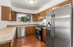 830 Hiawatha Drive, Elgin, IL 60120
