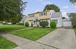 23 Saucer Lane, Levittown, NY 11756
