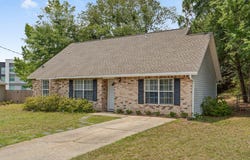127 Oak Terrace Drive, Crestview, FL 32539