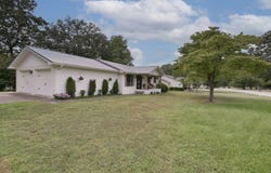 1014 Forest Circle Drive, Cassville, MO 65625