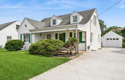 137 19th Avenue SW, Cedar Rapids, IA 52404