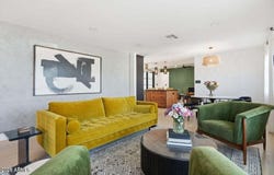3901 E WELDON Avenue, Phoenix, AZ 85018