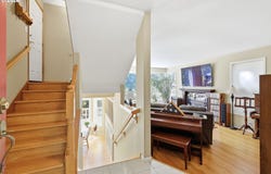 721 BROOKSIDE Dr, Eugene, OR 97405