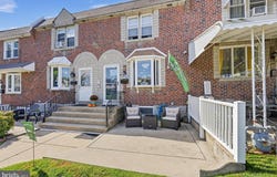 804 HILLCREST Drive, GLENOLDEN, PA 19036