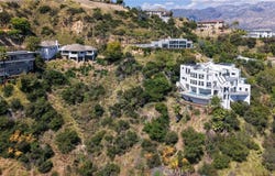 1570 Glen Oaks Boulevard, Pasadena, CA 91005