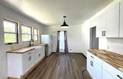 404 E Des Moines Street, Brooklyn, IA 52211
