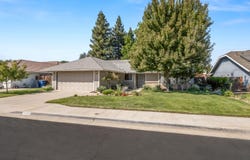 2475 Dennis Avenue, Clovis, CA 93611