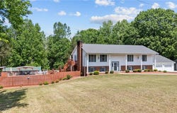 786 Central Road, Clemmons, NC 27012