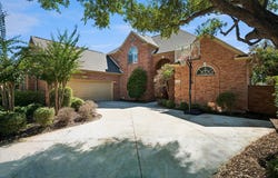 2204 Creekside Circle S, Irving, TX 75063