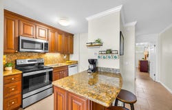 5315 Lower Honoapiilani Rd, Lahaina, HI 96761