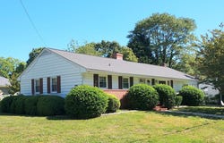 15 Lloyd Lane, KILMARNOCK, VA 22482