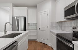 889 S Leon, Giddings, TX 78942