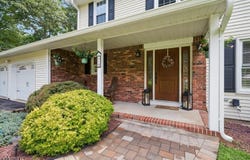 19 Mohawk Ave, Hopatcong Boro, NJ 07843-1943