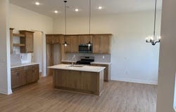 27 Kingdom Ct, Goddard, KS 67052