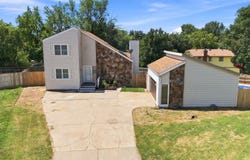 613 N Tanglewood Ct, Derby, KS 67037