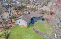 1093 Lancaster Drive, Bushkill, PA 18324