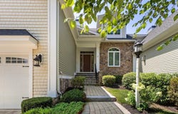 11 Crenshaw Ln, Andover, MA 01810