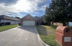 1112 Briar Ridge Rd, Enid, OK 73703