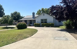 933 E Cross Avenue, Tulare, CA 93274