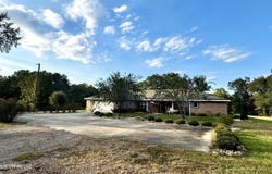 95 W Burnette Road, Jayess, MS 39641