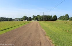 SE Maura Lane, Brookhaven, MS 39601