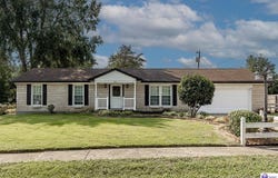 930 Robin Circle, Radcliff, KY 40160