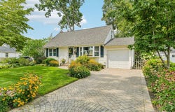 75 Hale Road, North Babylon, NY 11703
