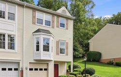 475 Cherryhill Dr, Cecil, PA 15017