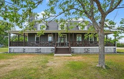 942 Meadow Dr., Loris, SC 29569