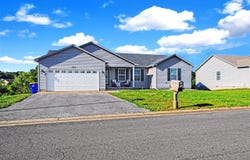 1375 Winnipeg Way, Bowling Green, KY 42101