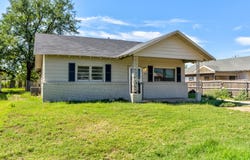 214 E 6th Street, Idalou, TX 79329