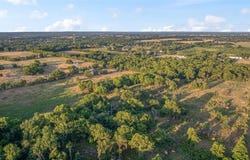 E 280 Road, Grove, OK 74344