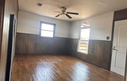 325 W Mississippi Street, Floydada, TX 79235
