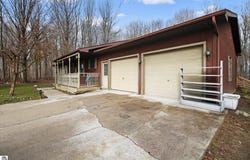 5383 N Rich Road, Alma, MI 48801